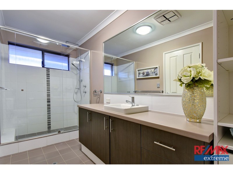 77 Leschenault Loop, Banksia Grove WA 6031