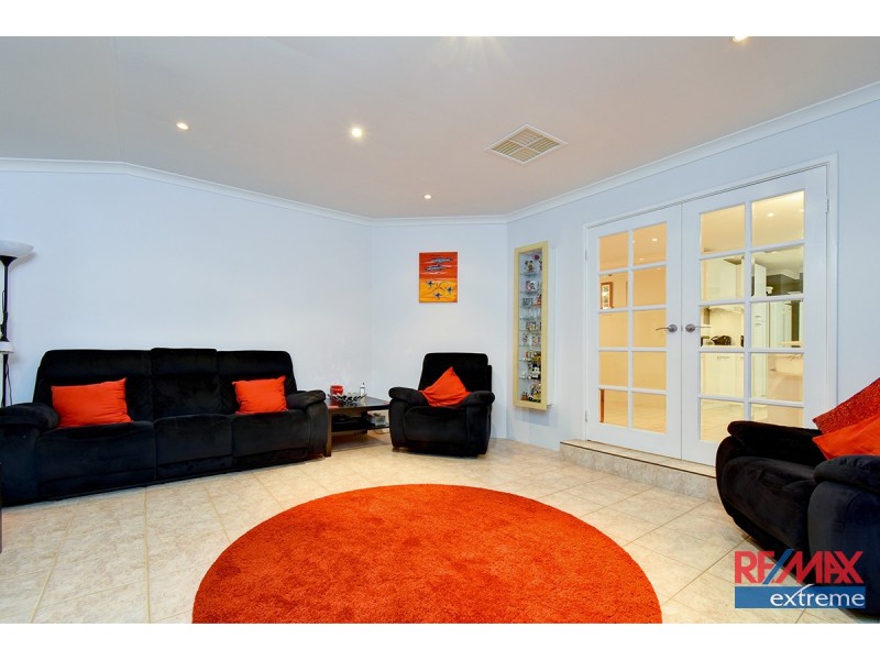 28 Merrang Circuit, Carramar WA 6031