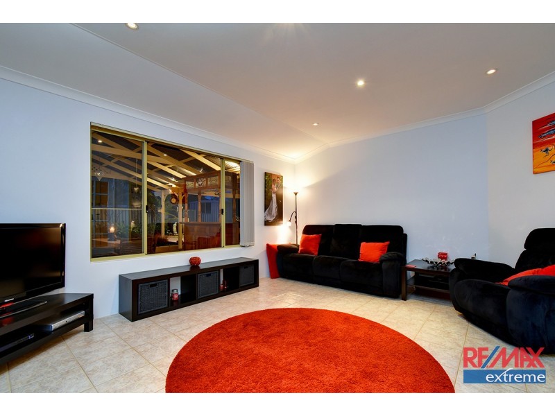 28 Merrang Circuit, Carramar WA 6031