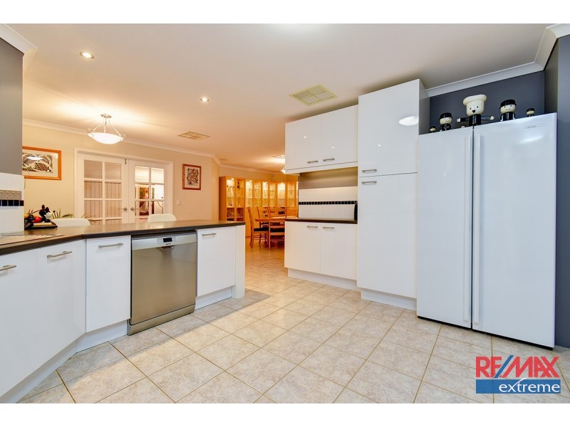 28 Merrang Circuit, Carramar WA 6031