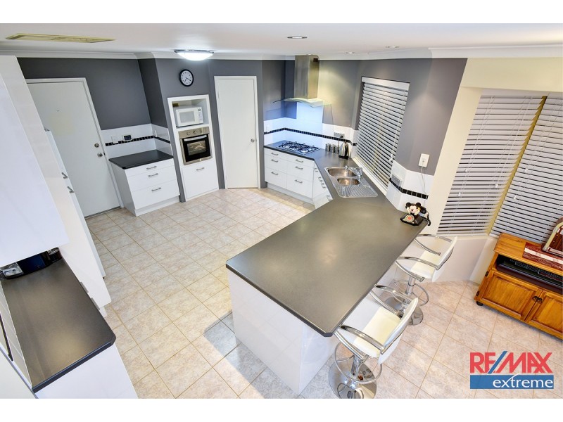 28 Merrang Circuit, Carramar WA 6031