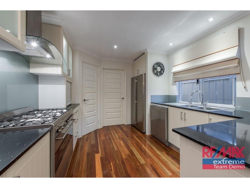 43 Rosinski Circle, Tapping WA 6065