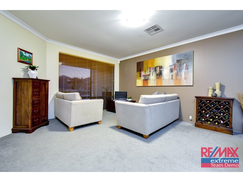 33 Champaigne Drive, Tapping WA 6065