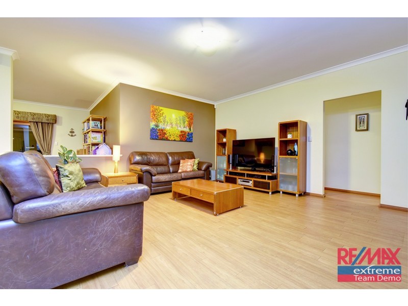 33 Champaigne Drive, Tapping WA 6065