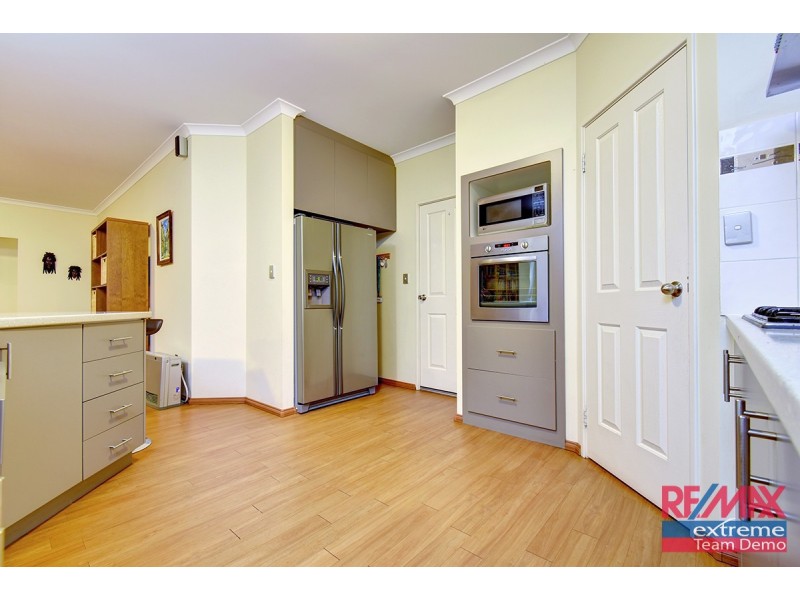 33 Champaigne Drive, Tapping WA 6065