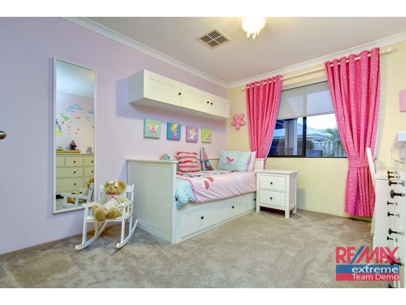 33 Champaigne Drive, Tapping WA 6065