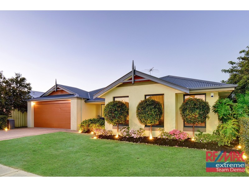 33 Champaigne Drive, Tapping WA 6065