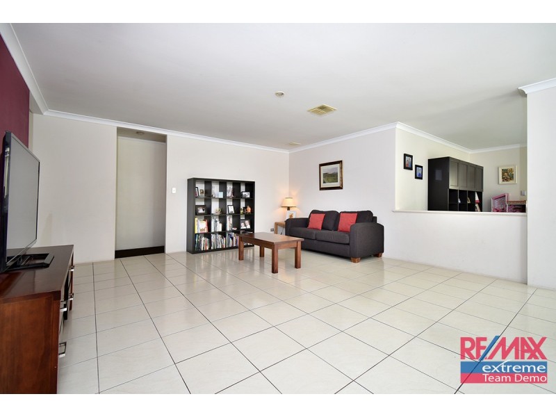 5 Cozens Road, Tapping WA 6065