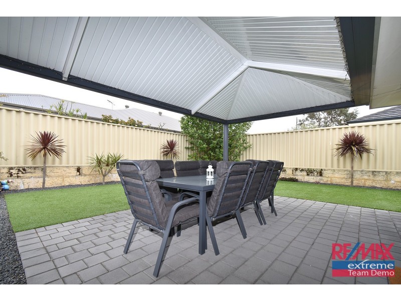 5 Cozens Road, Tapping WA 6065