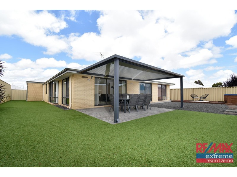 5 Cozens Road, Tapping WA 6065