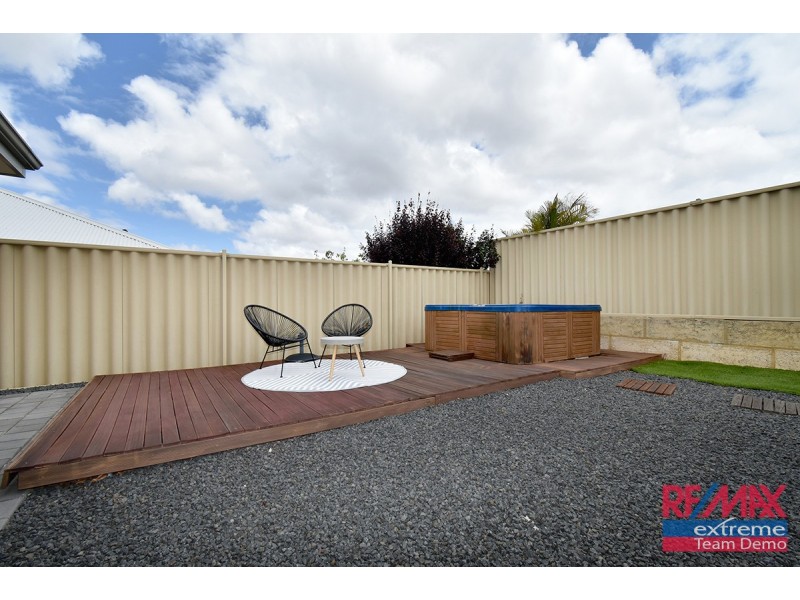 5 Cozens Road, Tapping WA 6065