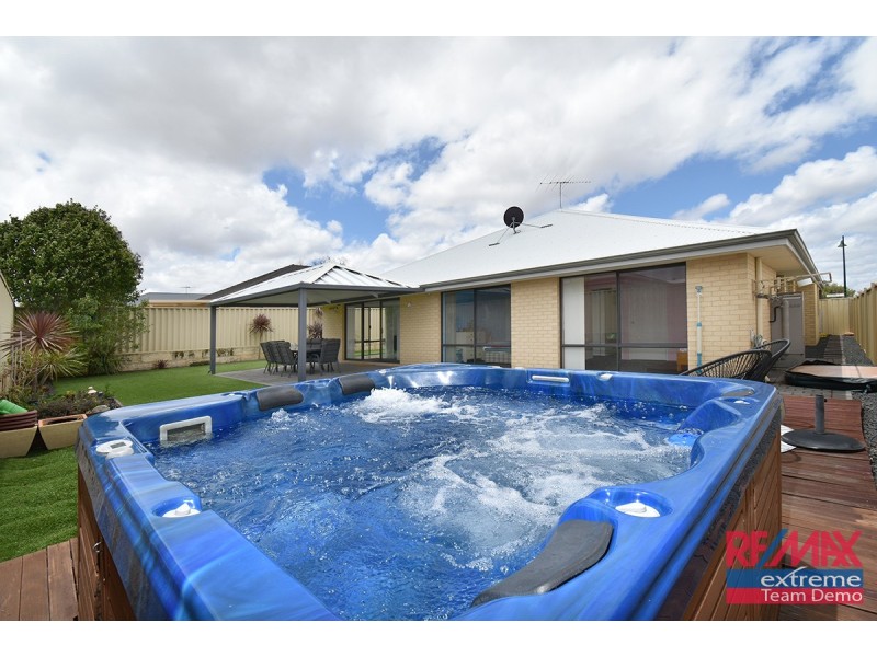 5 Cozens Road, Tapping WA 6065