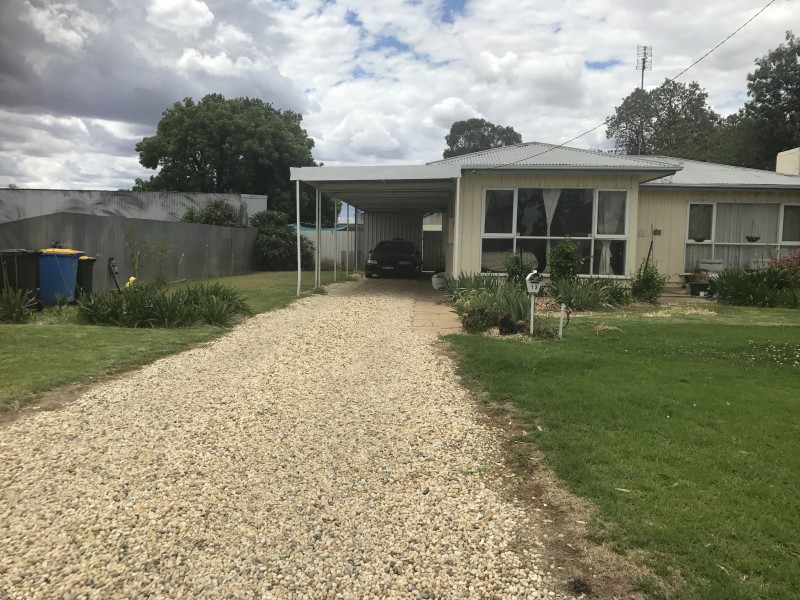 13 Townsend Street, Finley NSW 2713