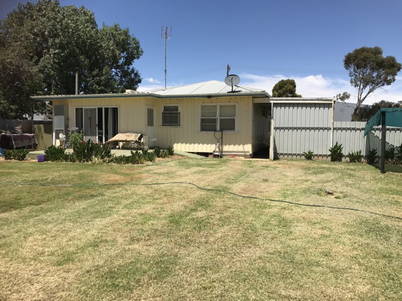 13 Townsend Street, Finley NSW 2713