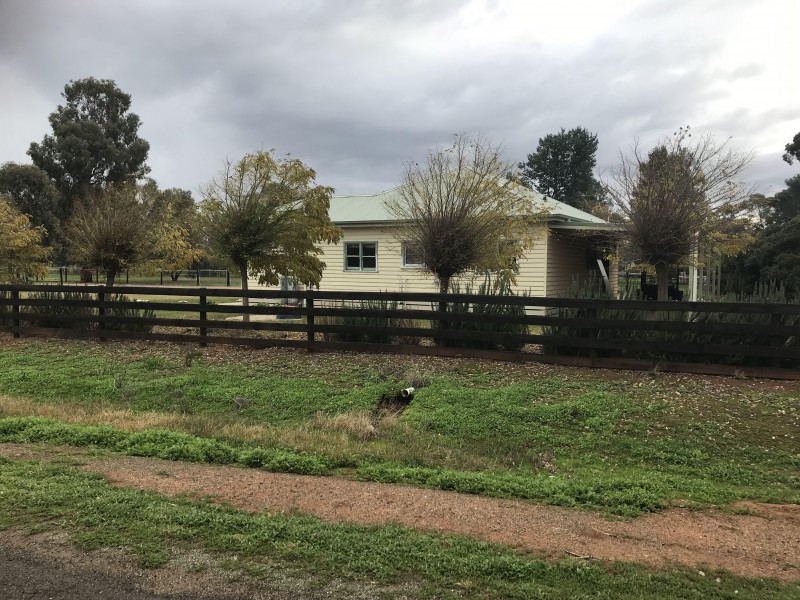 32 Racecourse Road, Berrigan NSW 2712