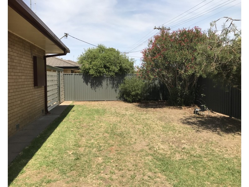 2/1-5 Momolong Street, Berrigan NSW 2712