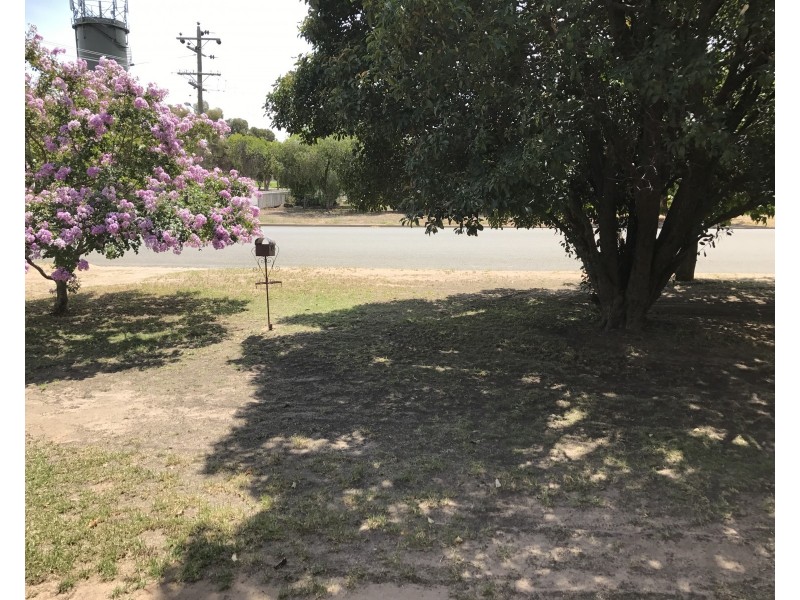 Unit 1/1-5 Momolong Street, Berrigan NSW 2712