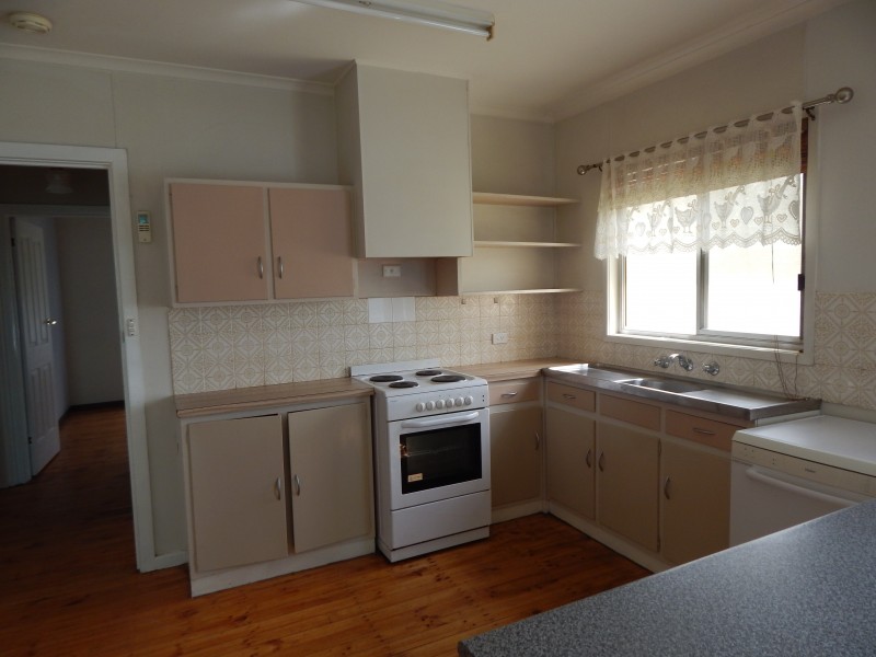 60 Buller Street, Oaklands NSW 2646