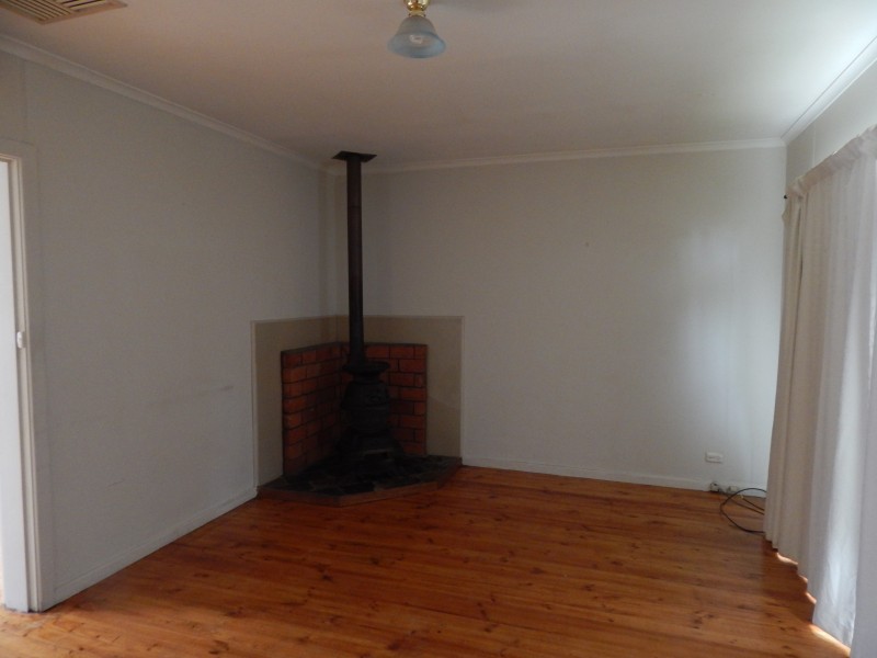 60 Buller Street, Oaklands NSW 2646