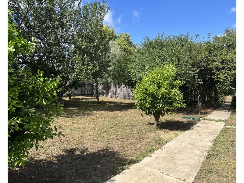 27 Barooga Street, Berrigan NSW 2712