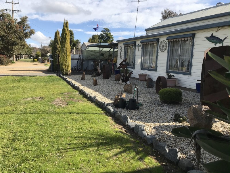 18 Momalong Street, Berrigan NSW 2712