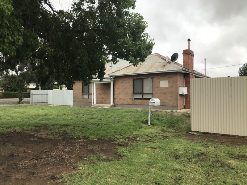 1 Coreen Street, Jerilderie NSW 2716