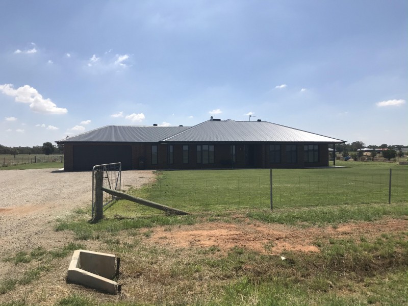 4 Rankin Road, Jerilderie NSW 2716