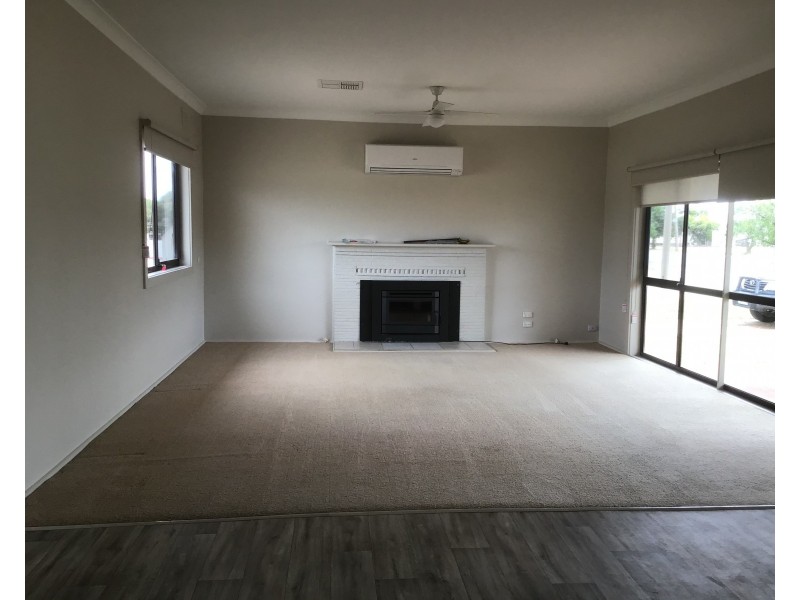 30 Southey Street, Jerilderie NSW 2716