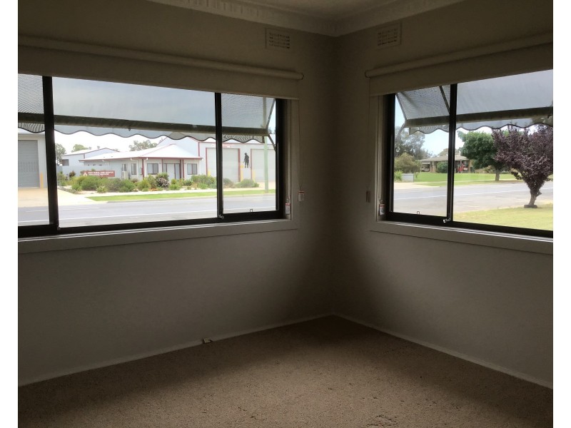 30 Southey Street, Jerilderie NSW 2716