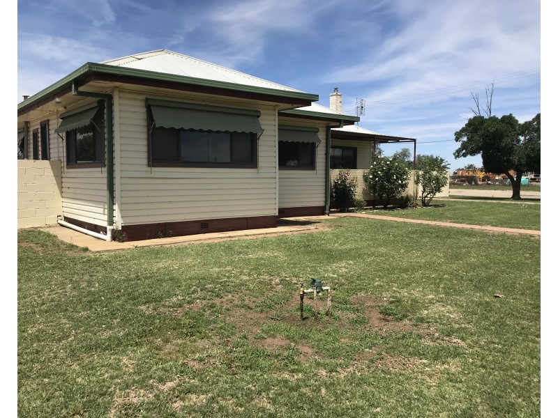 30 Southey Street, Jerilderie NSW 2716