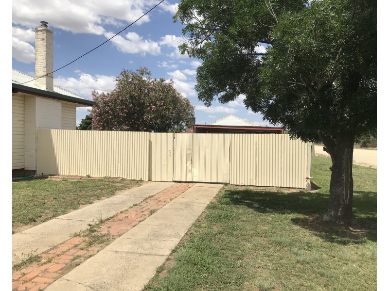 30 Southey Street, Jerilderie NSW 2716