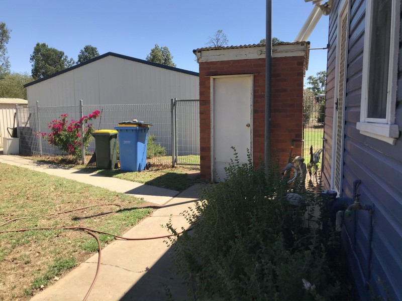 21-23 Momalong Street, Berrigan NSW 2712