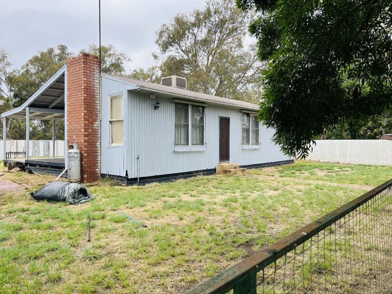 3 McDougall Street, Jerilderie NSW 2716