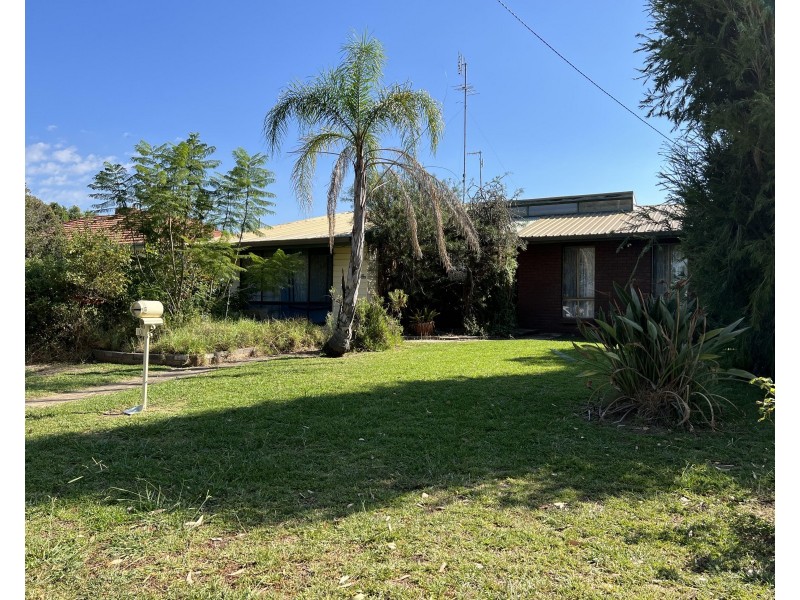101 COREEN STREET, Jerilderie NSW 2716