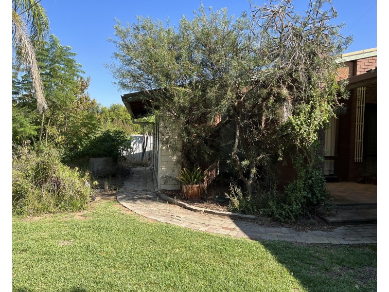 101 COREEN STREET, Jerilderie NSW 2716