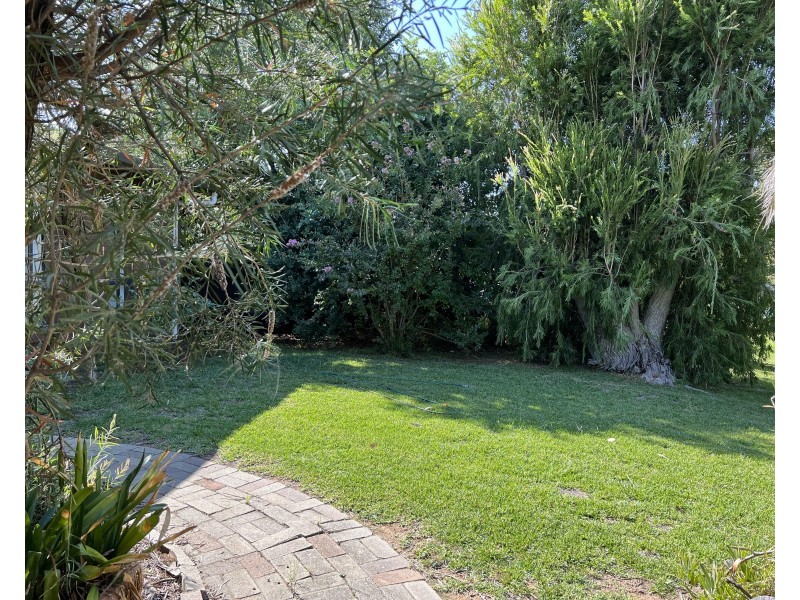 101 COREEN STREET, Jerilderie NSW 2716