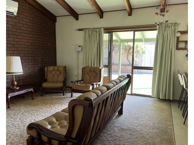 101 COREEN STREET, Jerilderie NSW 2716