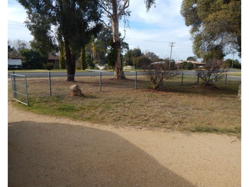 35 Banker Street, Barooga NSW 3644
