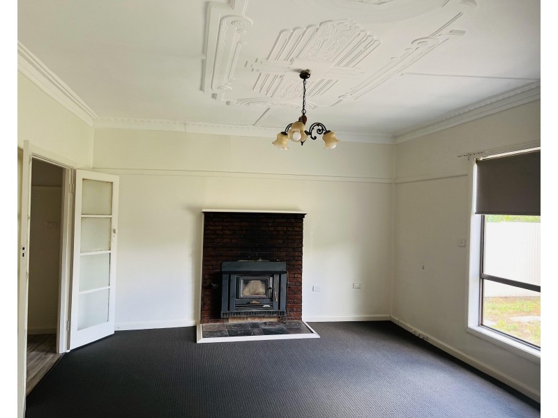 1 Coreen Street, Jerilderie NSW 2716