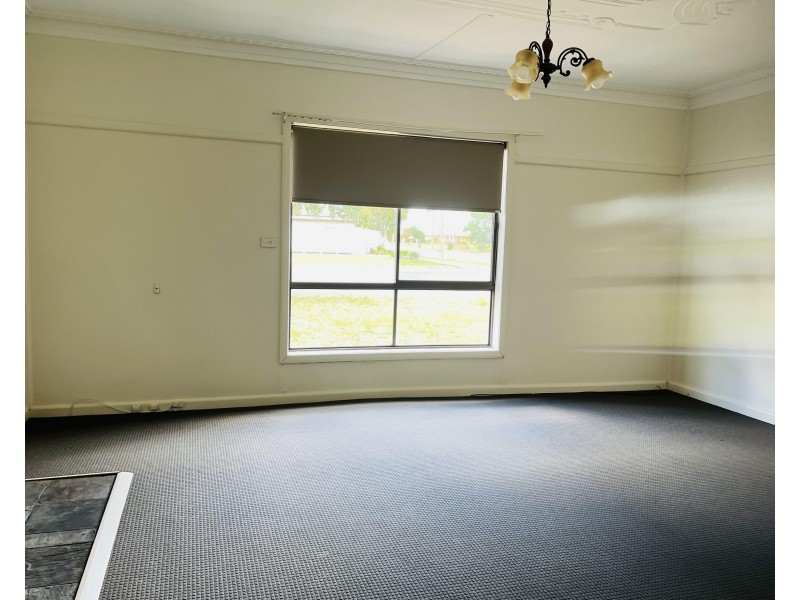 1 Coreen Street, Jerilderie NSW 2716