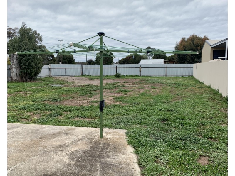 1 Coreen Street, Jerilderie NSW 2716