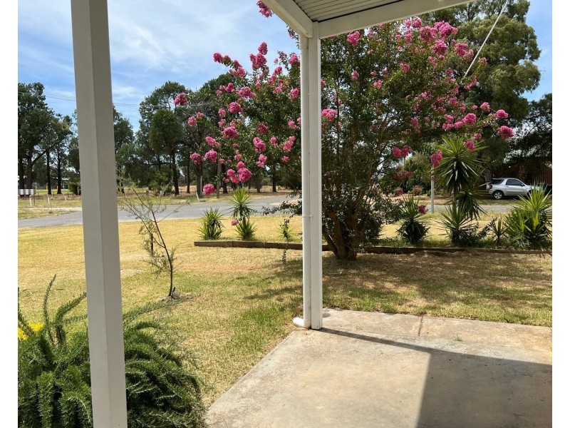 7 Horsfall Street, Berrigan NSW 2712