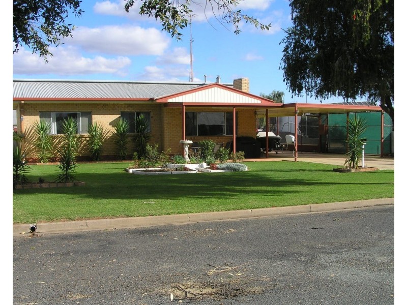 72 Coreen Street, Jerilderie NSW 2716