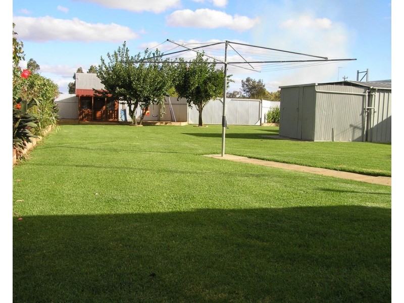72 Coreen Street, Jerilderie NSW 2716