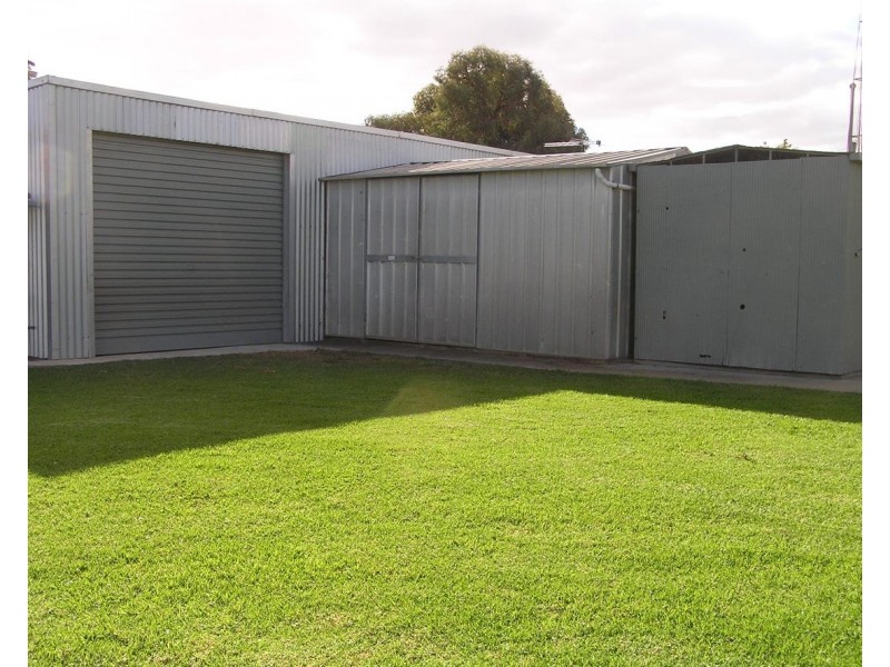 72 COREEN STREET, Jerilderie NSW 2716