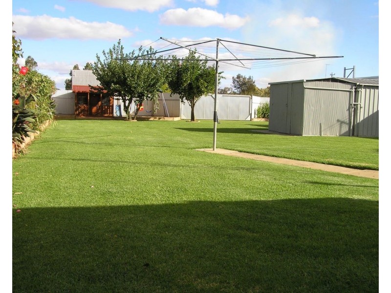 72 COREEN STREET, Jerilderie NSW 2716
