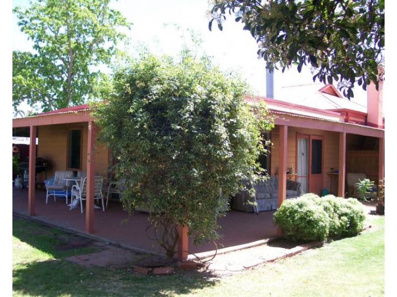 8 Budd Street, Berrigan NSW 2712