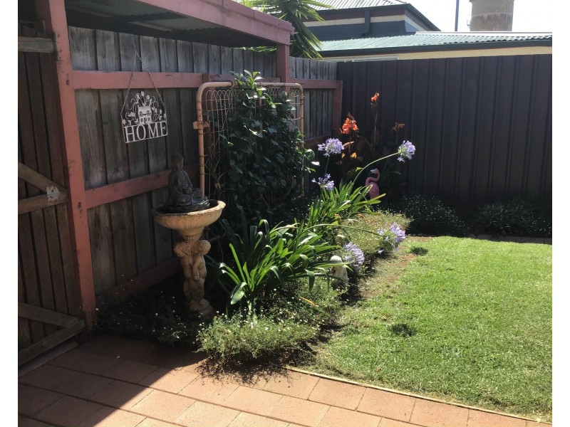 8 Budd Street, Berrigan NSW 2712