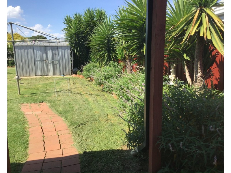 8 Budd Street, Berrigan NSW 2712