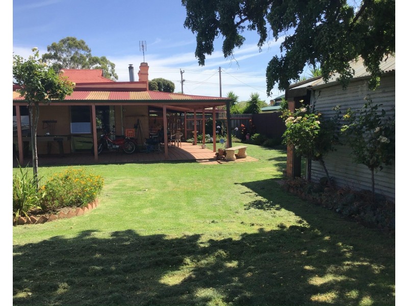 8 Budd Street, Berrigan NSW 2712